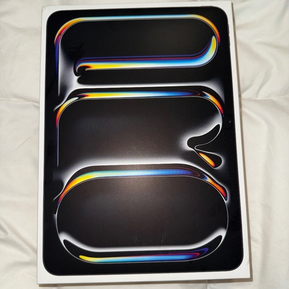 iPad Pro new - Picture 1 of 3